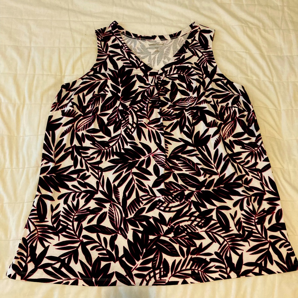 Soft cotton jersey shirred V-neck tank in a tunic length. black/white/pink print